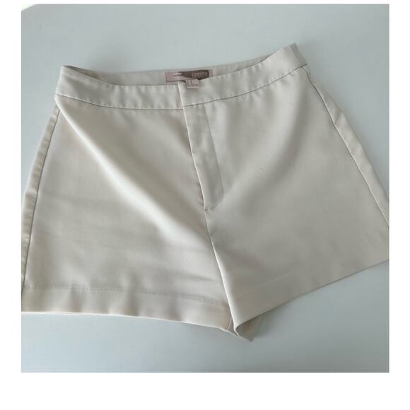 F21 white dress shorts, size M - Picture 3 of 6